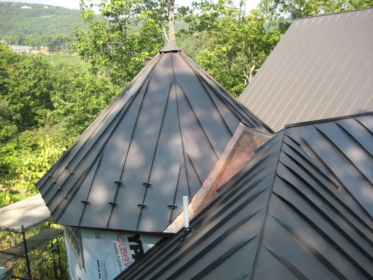 Professional Roof Tarp Installation by Craftsman Roofing in Elk Mills